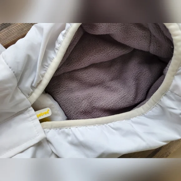 TIPSY ELVES SZ 18-24M VGUC 1 pc WHITE w/ RAINBOW 🌈 aplique SNOWSUIT w/ Hood - Picture 5 of 8